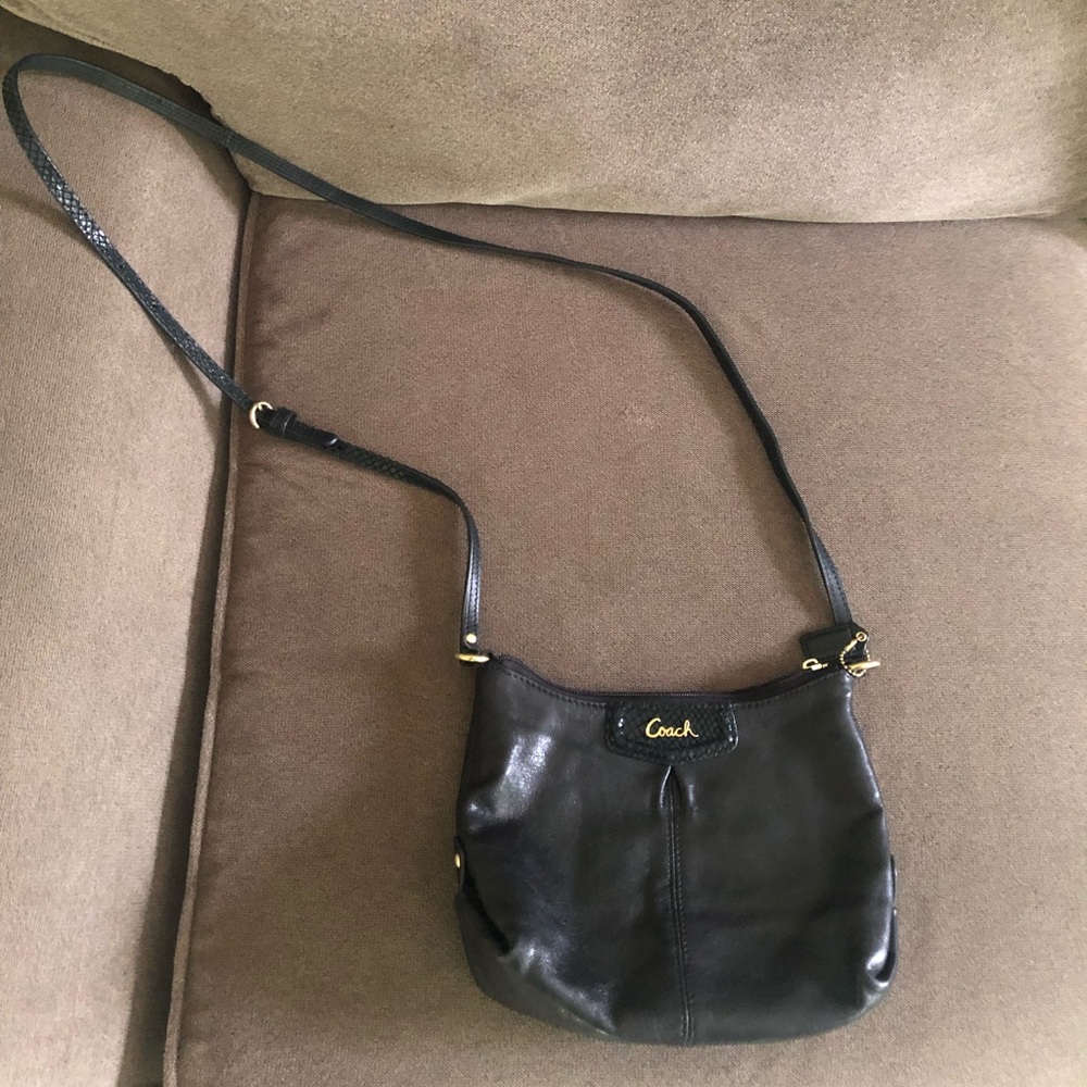 🖤 SOLD 🛑 Authentic Coach Crossbody